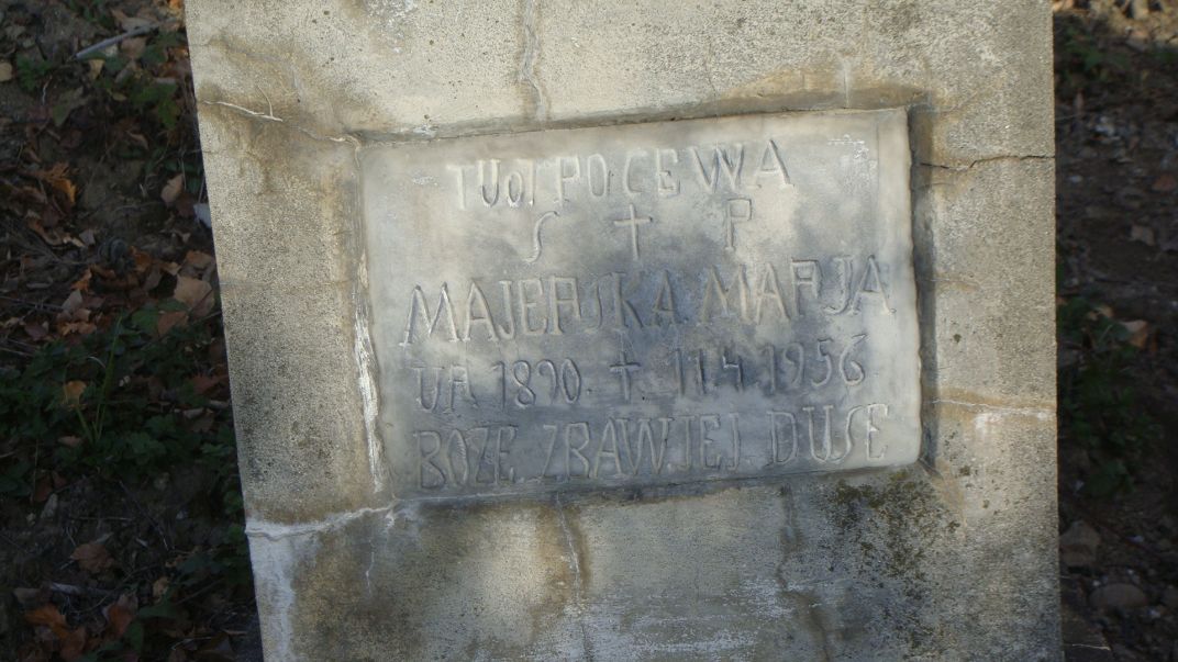 Jazowsko cmentarz stare nagrobki 445