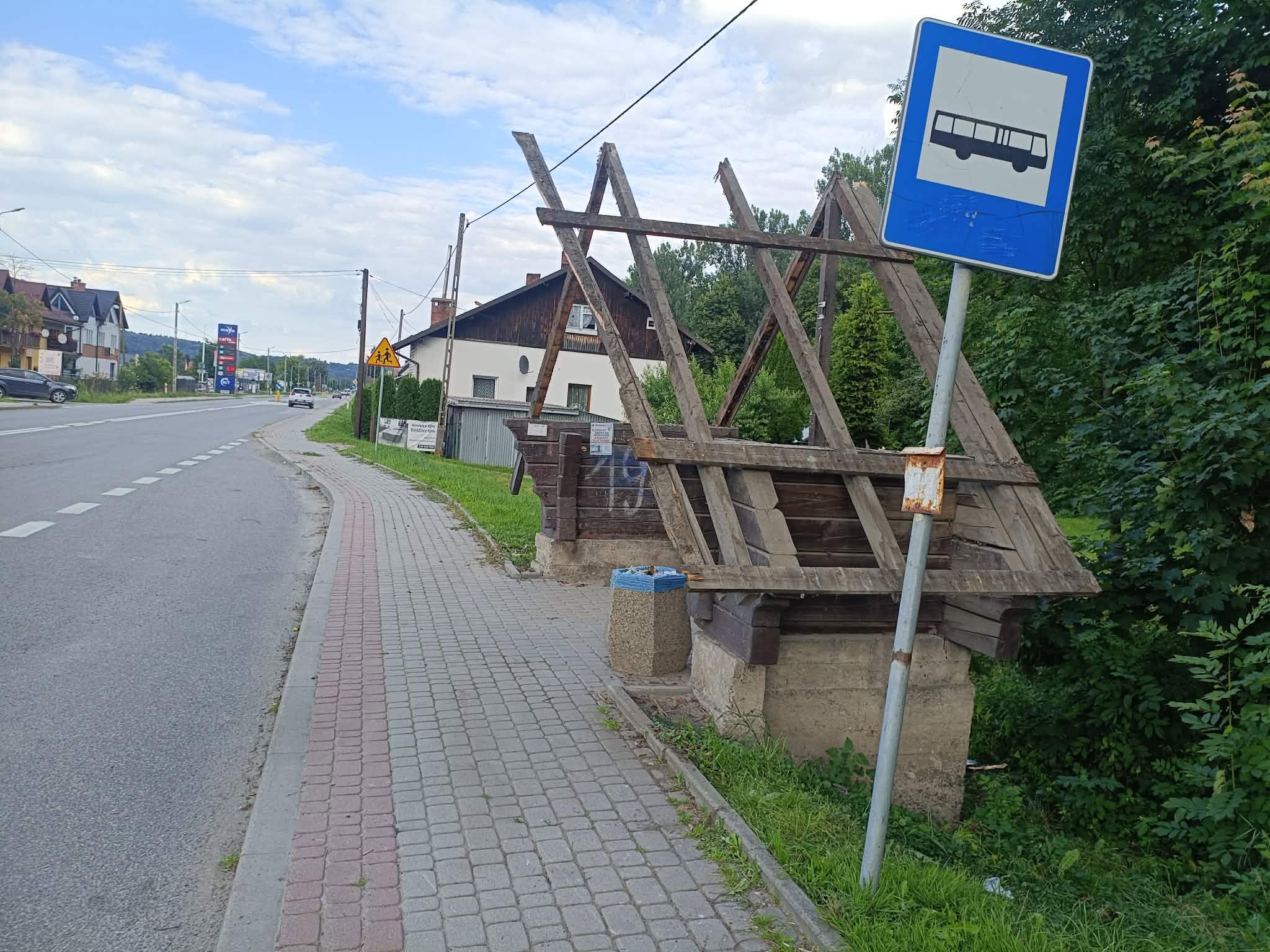 Gmina Łącko zyska nowe wiaty przystankowe Gmina Łącko zyska nowe wiaty przystankowe