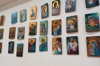 Wystawa prac twórców parafii Jazowsko w Bibliotece w Gołkowicach Górnych